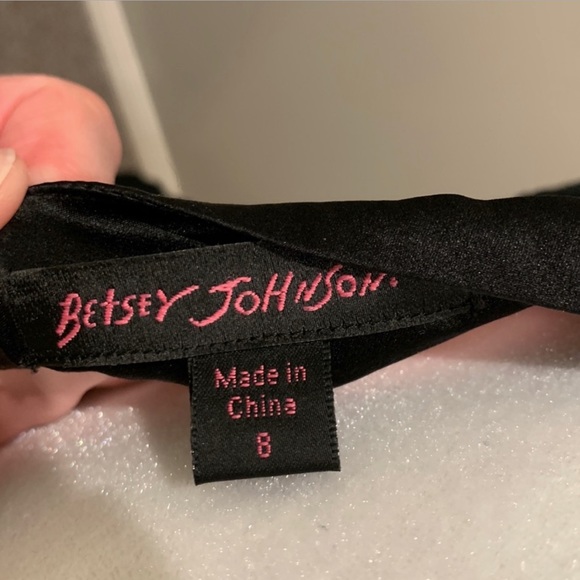 Size 8 lace fit and flare dress - Picture 5 of 6